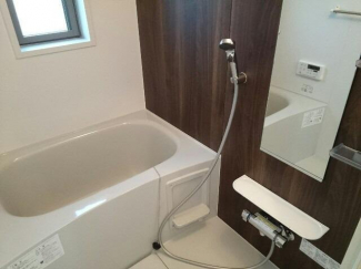 コンパクトで使いやすいお風呂です