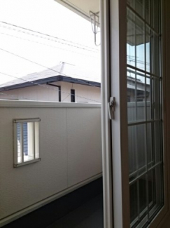 開放的で明るい空間を演出してくれるバルコニーです