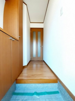 落ち着いた玄関です