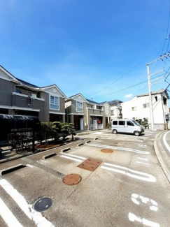 駐車場があるので、車を買う予定の方も安心です