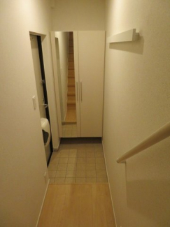 明るい玄関です