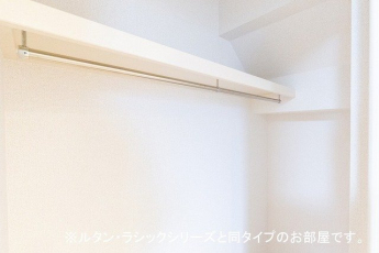 ちょっとした収納スペースも充実しています
