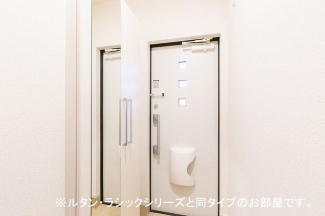 落ち着いた玄関です