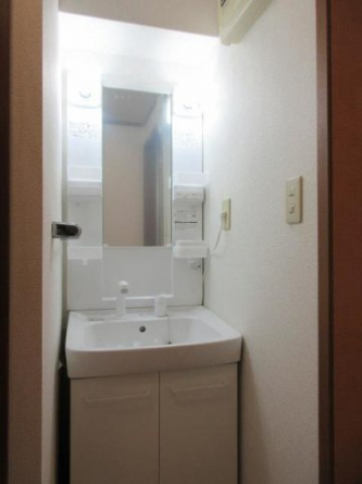 コンパクトで使いやすい洗面所