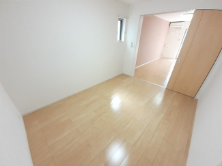 広々とした洋室です
