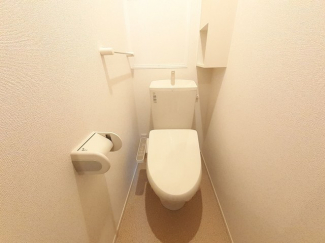 コンパクトで使いやすいトイレです