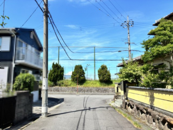 【前面道路含む現地写真】