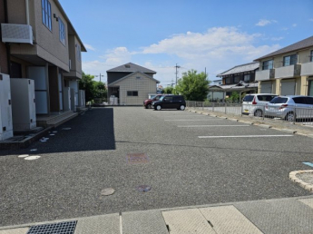 【駐車場】
