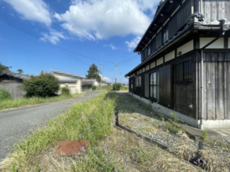 【前面道路含む現地写真】