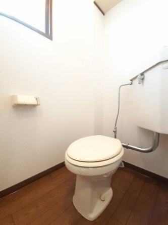 ゆったりとした空間のトイレです