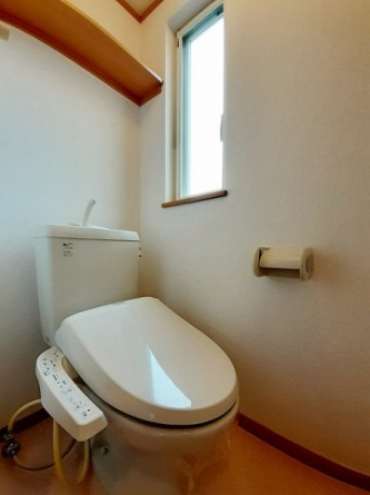 コンパクトで使いやすいトイレです