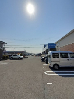 車をお持ちの方に嬉しい駐車場付きの物件です