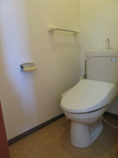 コンパクトで使いやすいトイレです
