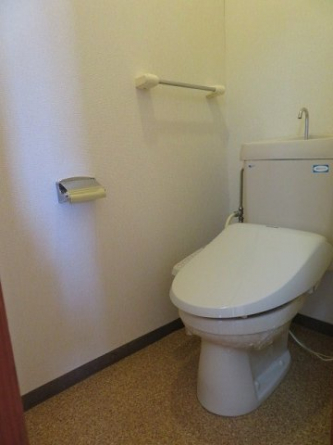 コンパクトで使いやすいトイレです
