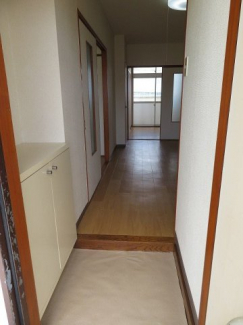 毎日通る玄関はこちらです