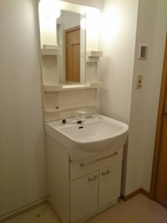 コンパクトで使いやすい洗面所