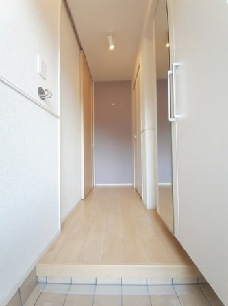 シンプルで使いやすい玄関です