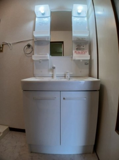 忙しい朝には欠かせない洗面所です