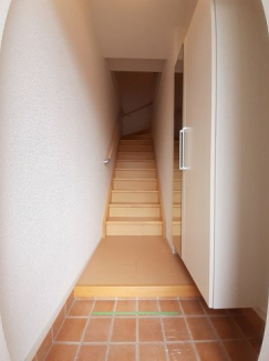 明るい玄関です