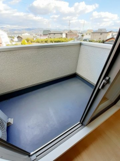 外からの目が気にならないバルコニーで洗濯物が干せます