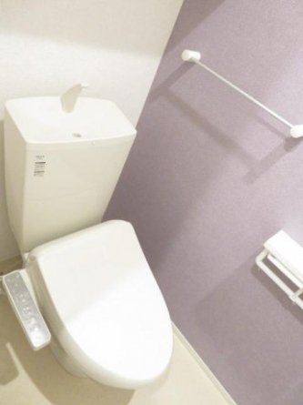 コンパクトで使いやすいトイレです