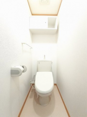 コンパクトで使いやすいトイレです