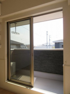 落ち着いた時間を過ごせるバルコニーです