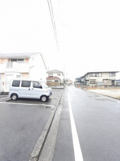 駐車場があるので、車を買う予定の方も安心です