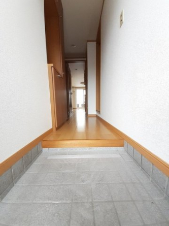 毎日通る玄関はこちらです