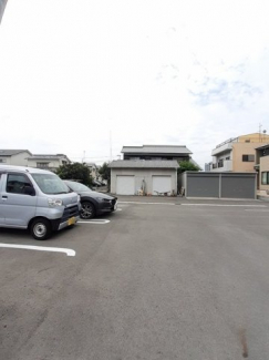 車をお持ちの方に嬉しい駐車場付きの物件です