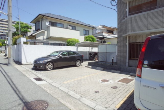 【駐車場】
