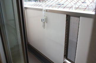 外からの目が気にならないバルコニーで洗濯物が干せます