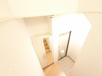 落ち着いた玄関です