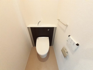 コンパクトで使いやすいトイレです