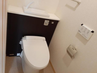 コンパクトで使いやすいトイレです