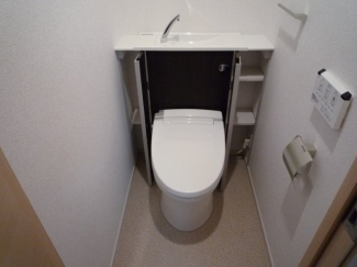 コンパクトで使いやすいトイレです