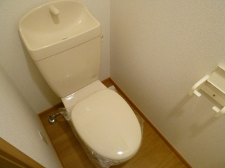 コンパクトで使いやすいトイレです