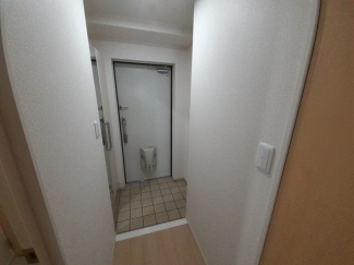 明るい玄関です