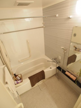 落ち着いた空間のお風呂です