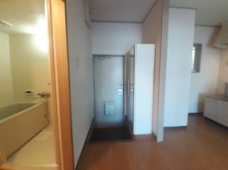 毎日通る玄関はこちらです