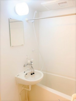 コンパクトで使いやすいお風呂です