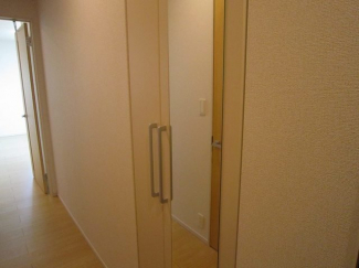 落ち着いた玄関です
