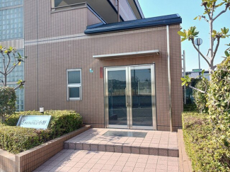 落ち着いたエントランスです