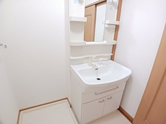 コンパクトで使いやすい洗面所