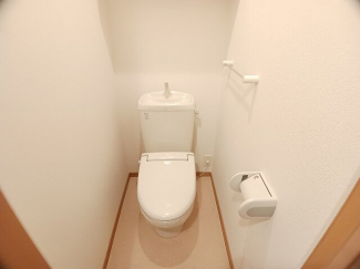 コンパクトで使いやすいトイレです