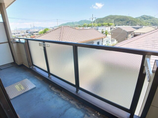 お洗濯にも便利なバルコニー付き