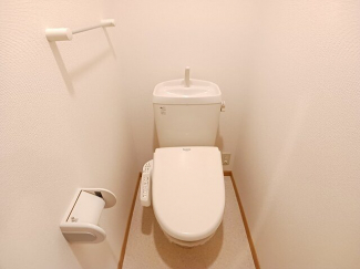 コンパクトで使いやすいトイレです