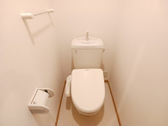 コンパクトで使いやすいトイレです