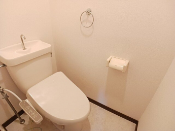 コンパクトで使いやすいトイレです