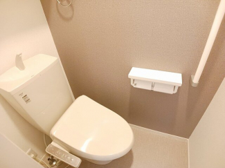 ゆったりとした空間のトイレです